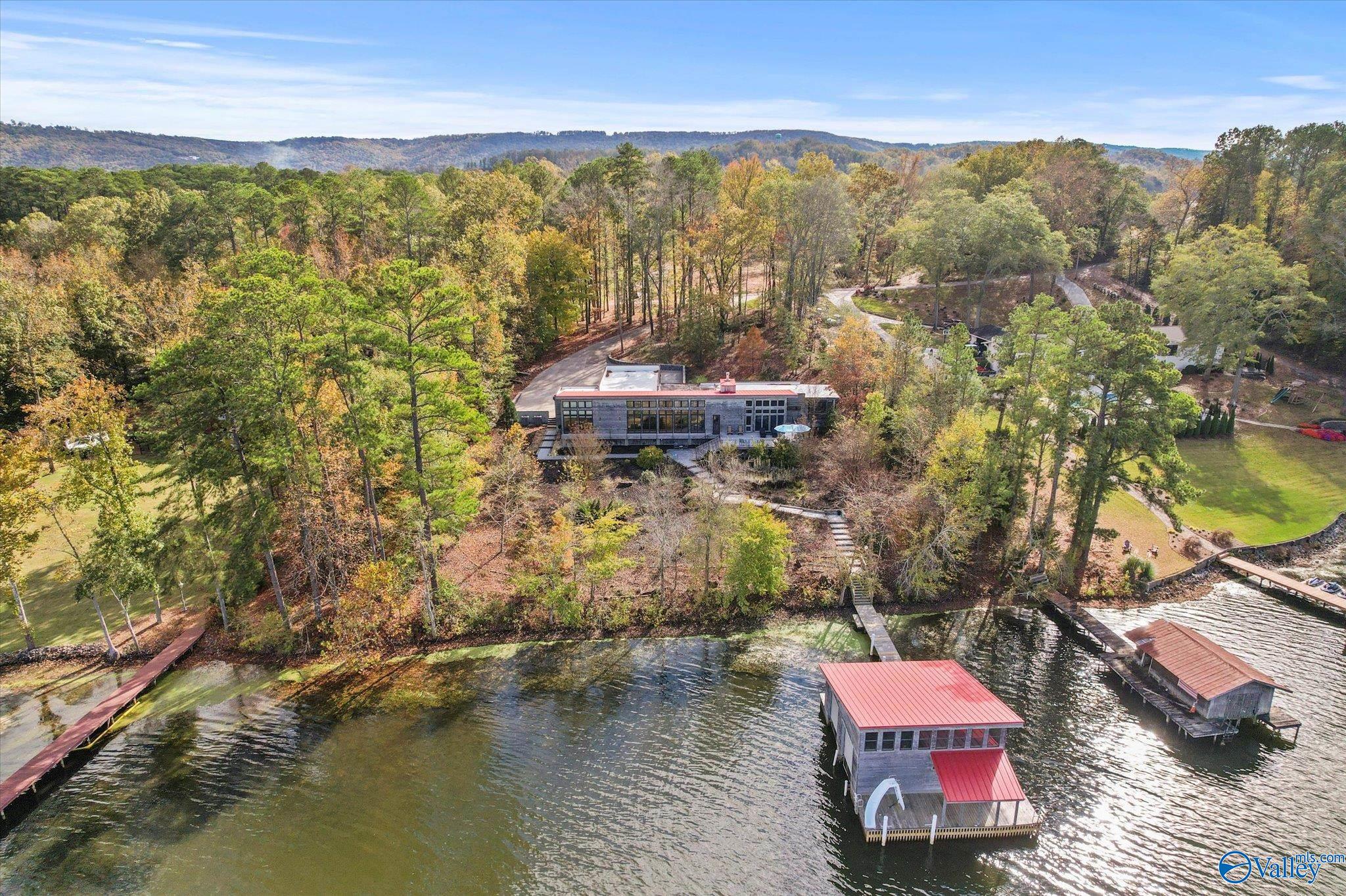 3156 Lakeshore Drive, Scottsboro, Alabama image 1