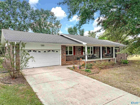 Homes For Sale - 1010 9th Street<br/> Arab, AL 35016