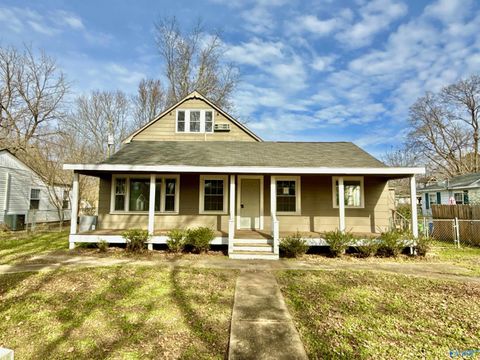 Photo of 806 2nd Avenue, Athens, AL 35611 (MLS # 21905541)
