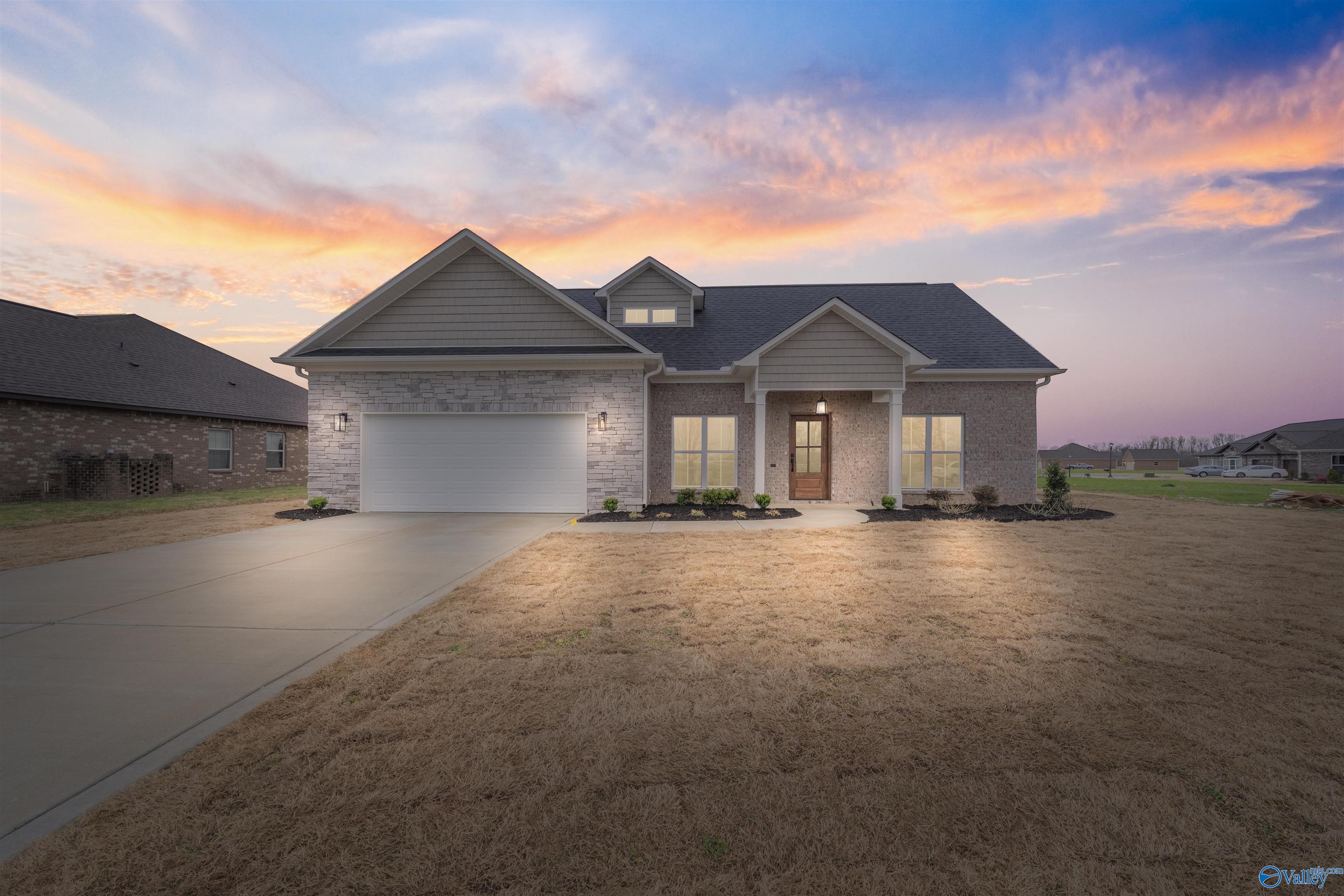 30 Tower Court, Trinity, Alabama image 1