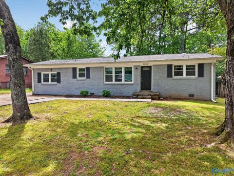 Homes For Sale - 4805 Doyce Lane<br/> Huntsville, AL 35810