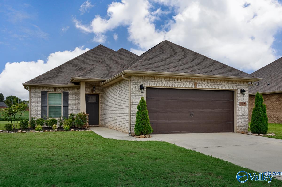 112 Elledge Farm Drive, Hazel Green, Alabama image 1