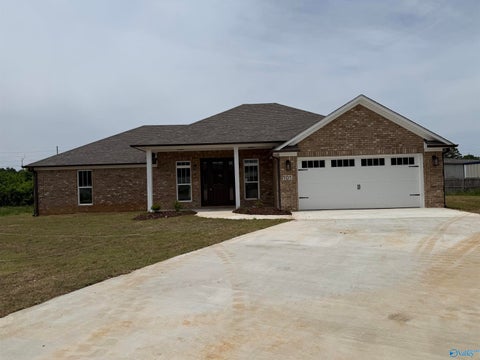 Homes For Sale - 101 James Bowie Drive<br/> Athens, AL 35611
