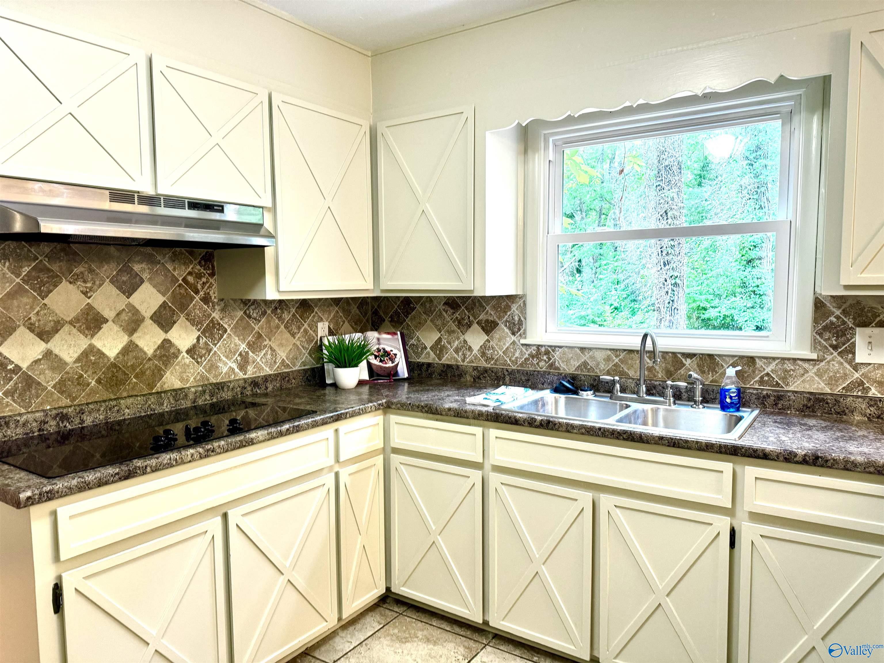 10106 Bluff Drive, Huntsville, Alabama image 7