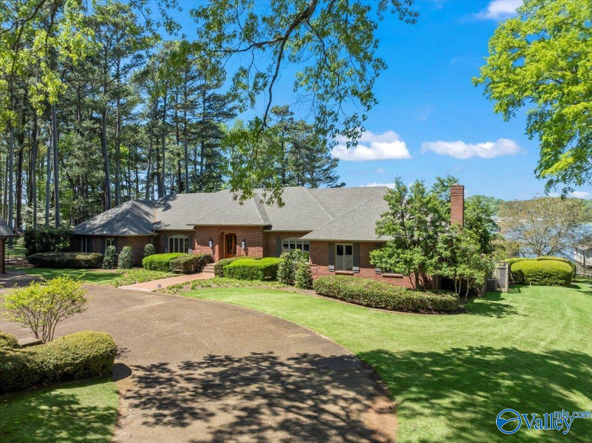 1800 Wyeth Drive, Guntersville, Alabama image 3