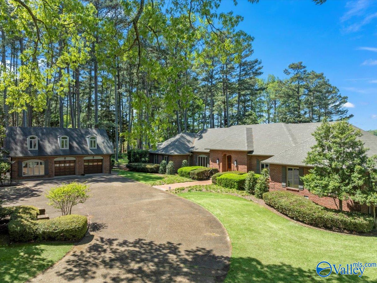1800 Wyeth Drive, Guntersville, Alabama image 2
