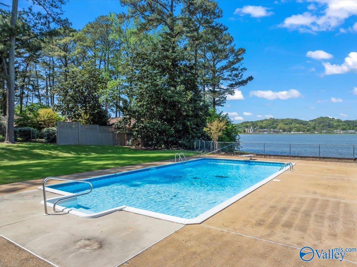 1800 Wyeth Drive, Guntersville, Alabama image 5