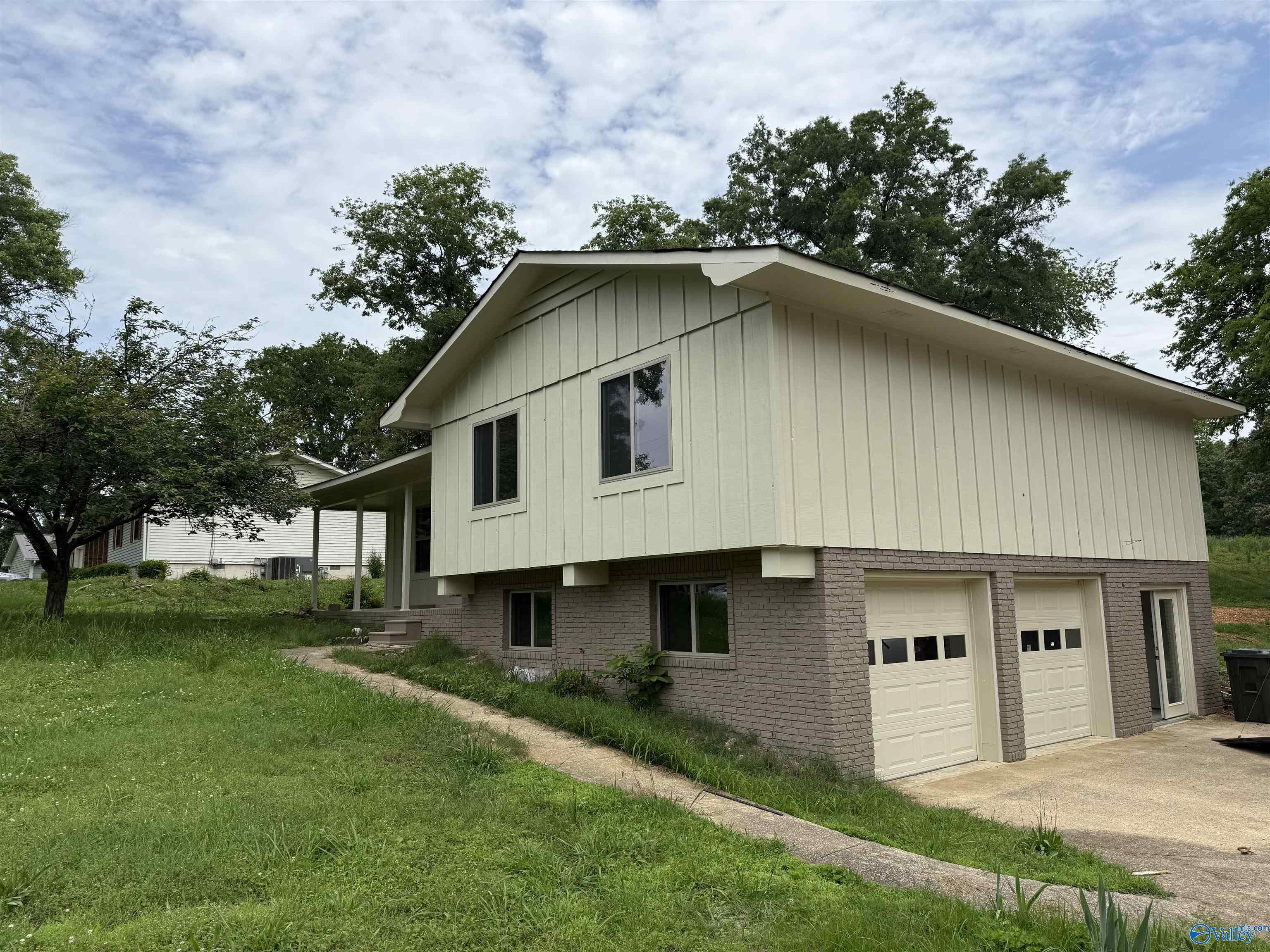 1605 Phillips Drive, Scottsboro, Alabama image 2