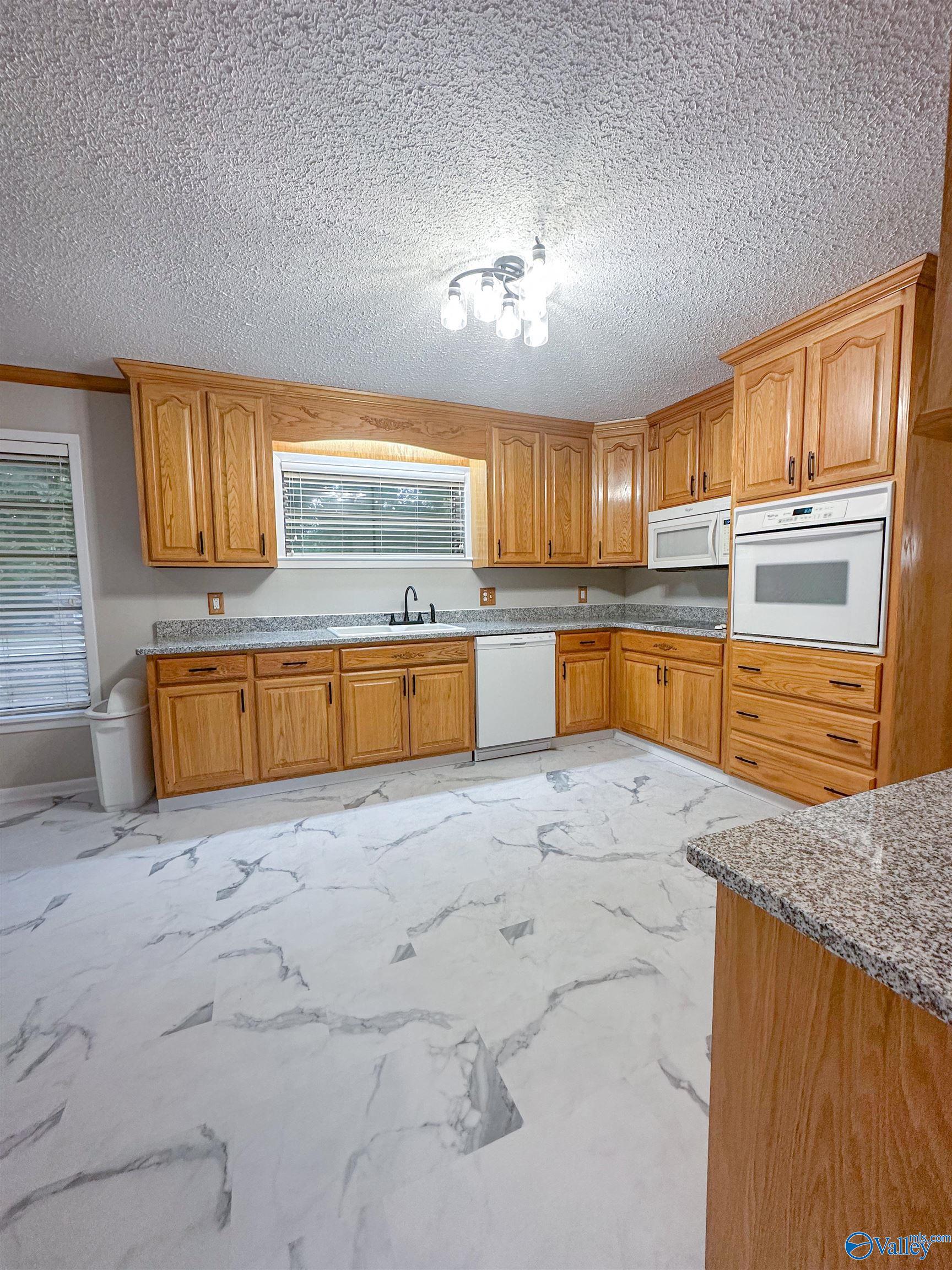 10 NE Brookwood Circle, Arab, Alabama image 12