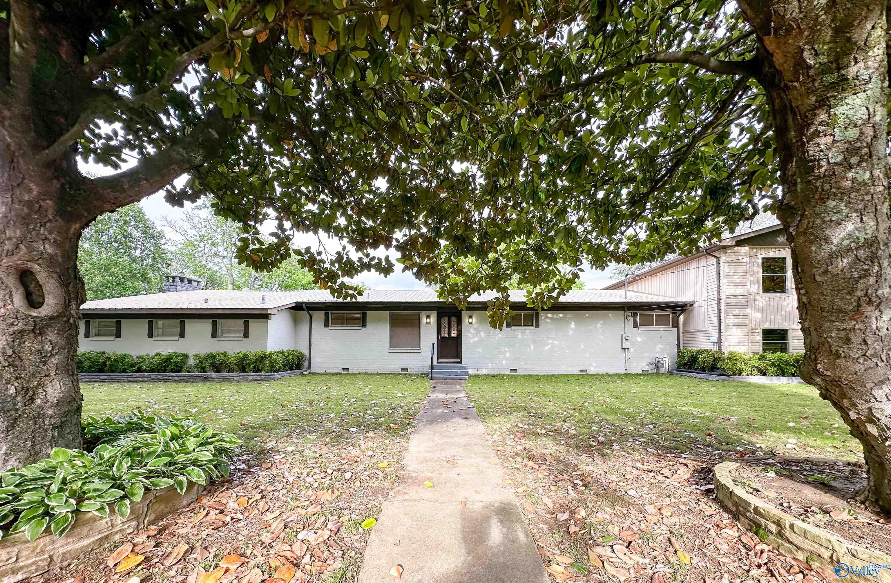 10 NE Brookwood Circle, Arab, Alabama image 1