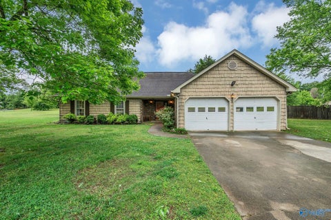 Homes For Sale - 108 Willowvalley Drive<br/> Harvest, AL 35749