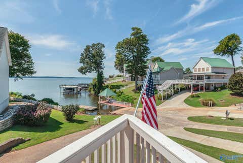 Homes For Sale - 5863 Bay Hill Village Way<br/> Athens, AL 35611