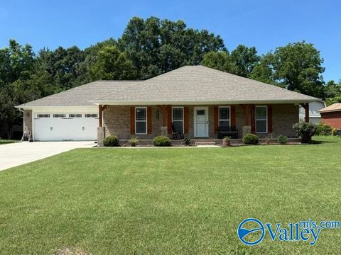 Homes For Sale - 709 Cindy Street<br/> Hartselle, AL 35640