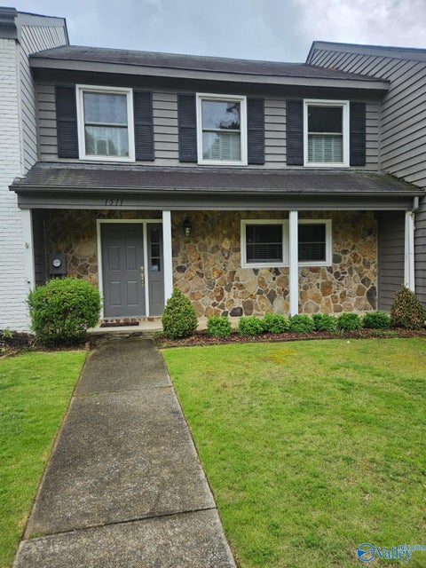 Townhouse For Rent - 1511 Regency Drive<br/> Morgan County, Decatur, AL 35601