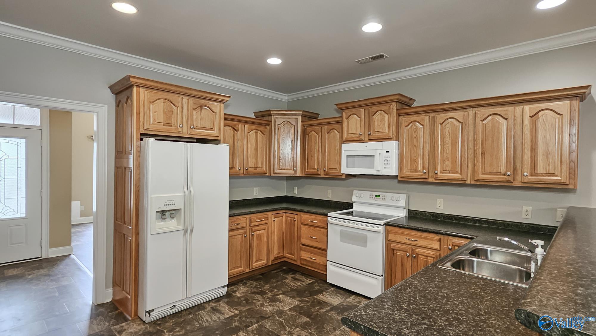 78 Rolling Brook Drive, Rogersville, Alabama image 12