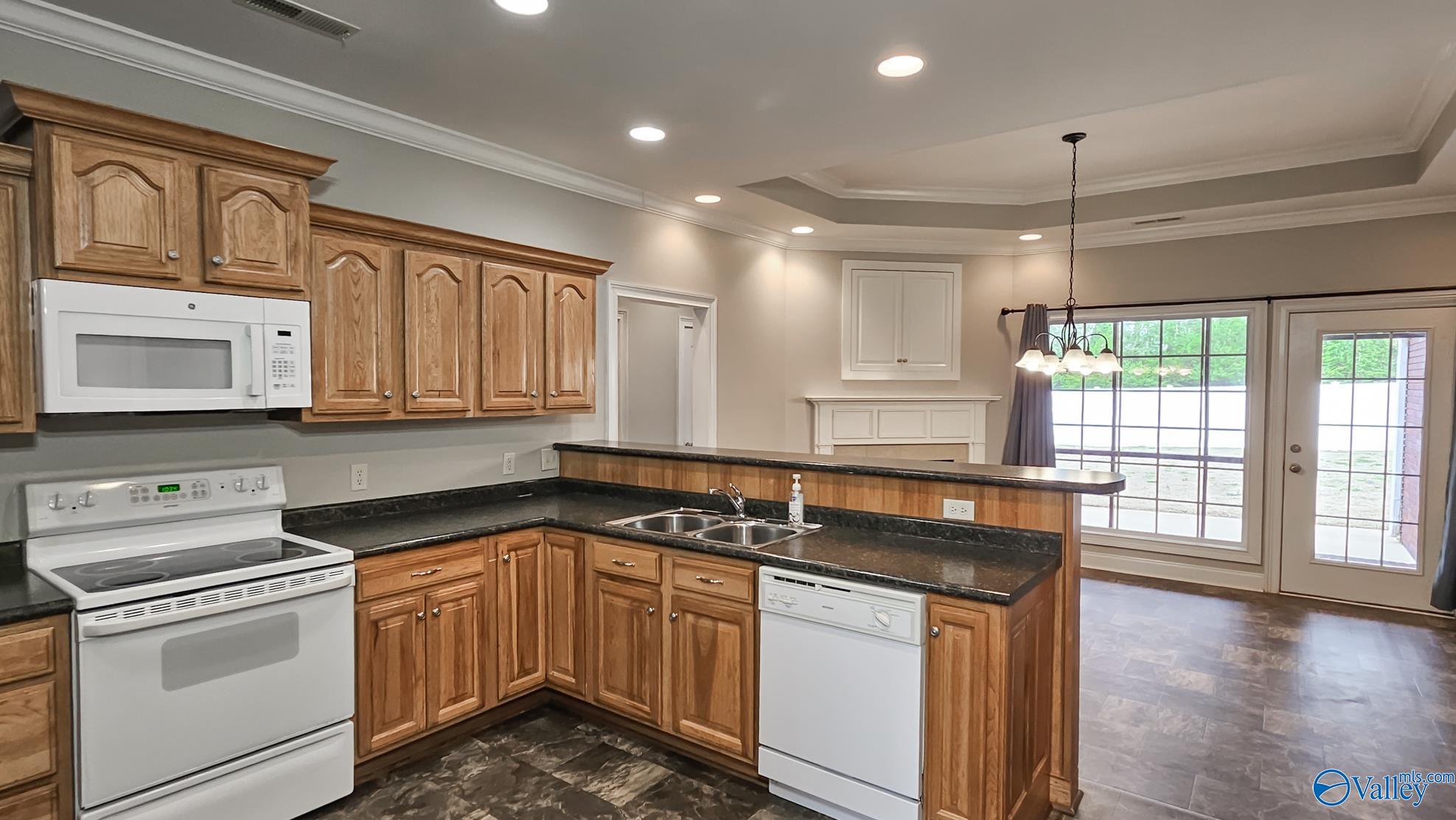 78 Rolling Brook Drive, Rogersville, Alabama image 9