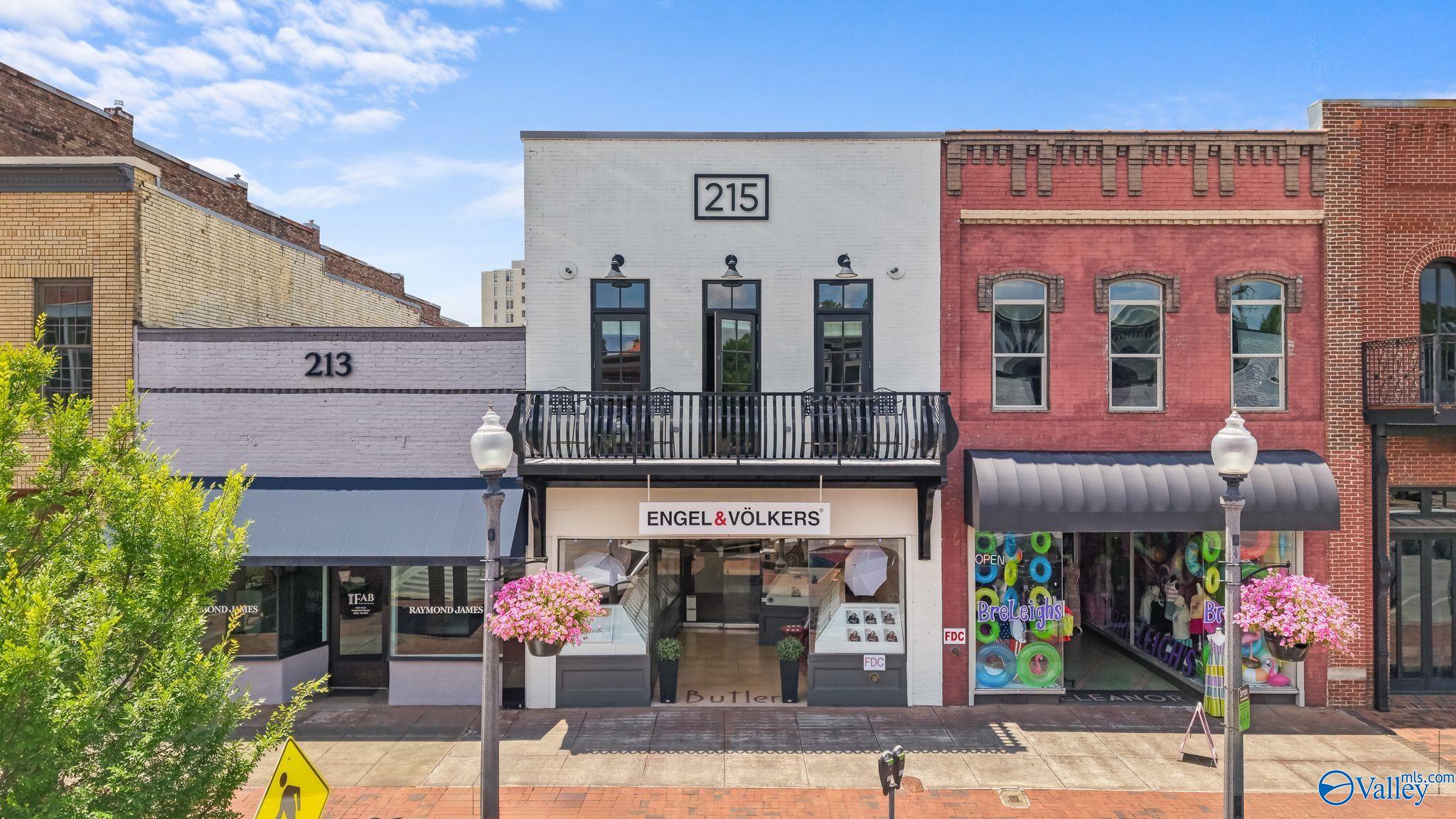 Photo 1 of 42 — 215 N Court A,B,C, Florence, AL 35630