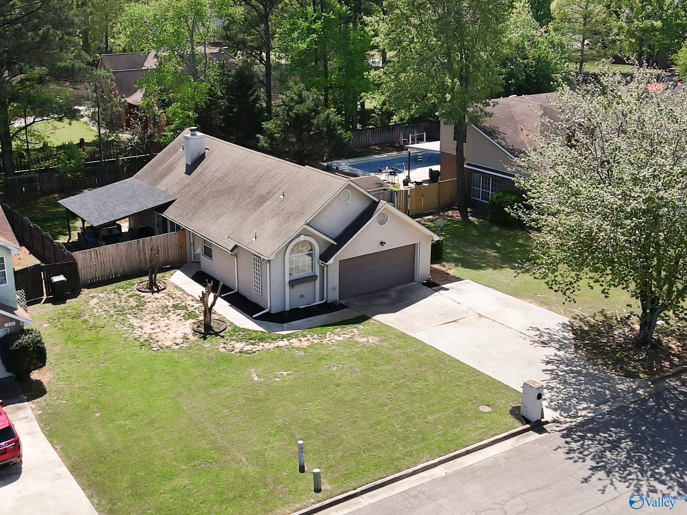 1933 S Brownstone Court, Decatur, Alabama image 1
