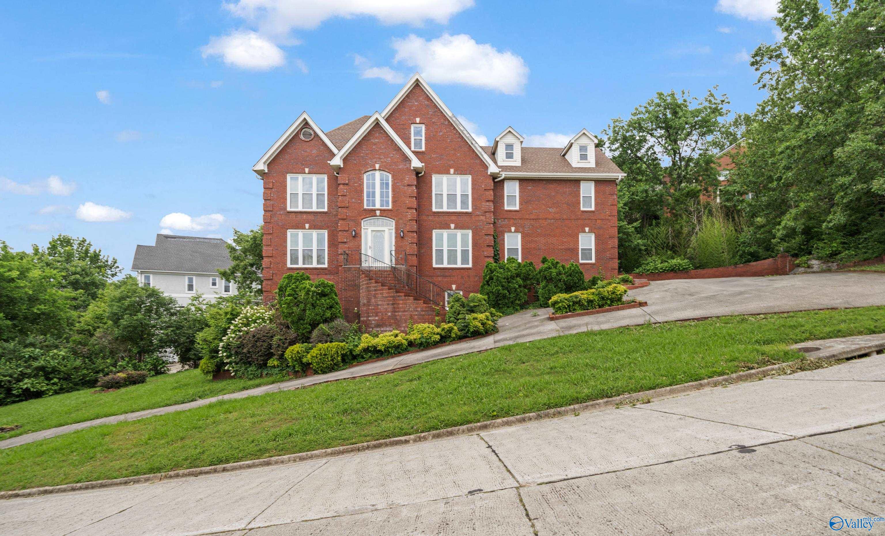2219 Governors Bend Road, Huntsville, Alabama image 1
