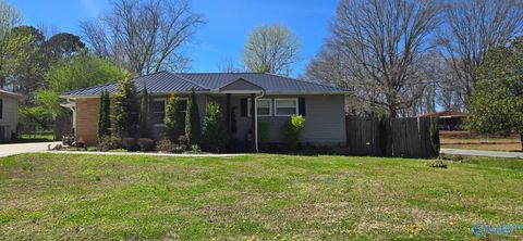 Homes For Sale - 657 4th Street<br/> Arab, AL 35016