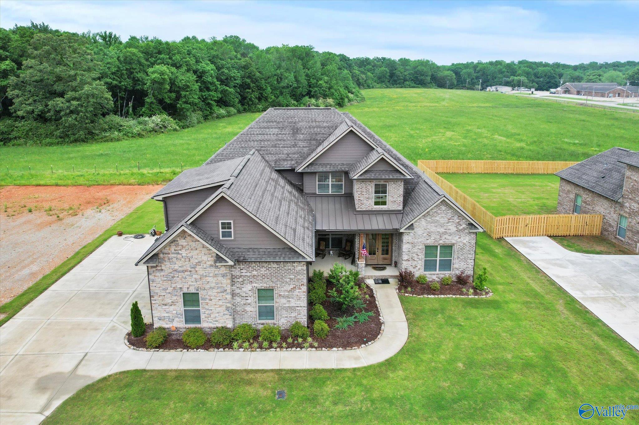 16082 Darby Drive, Athens, Alabama image 1