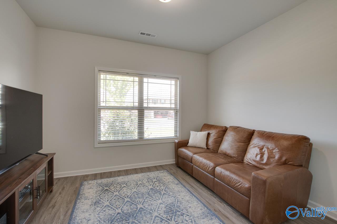4304 Adventura Drive, Owens Cross Roads, Alabama image 5