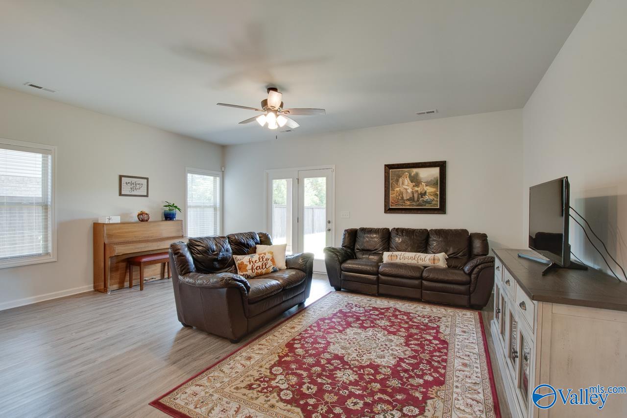 4304 Adventura Drive, Owens Cross Roads, Alabama image 13
