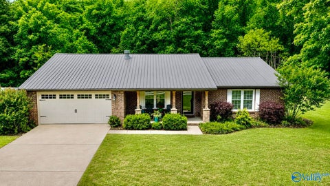 Homes For Sale - 7436 Logan Drive<br/> Huntsville, AL 35802