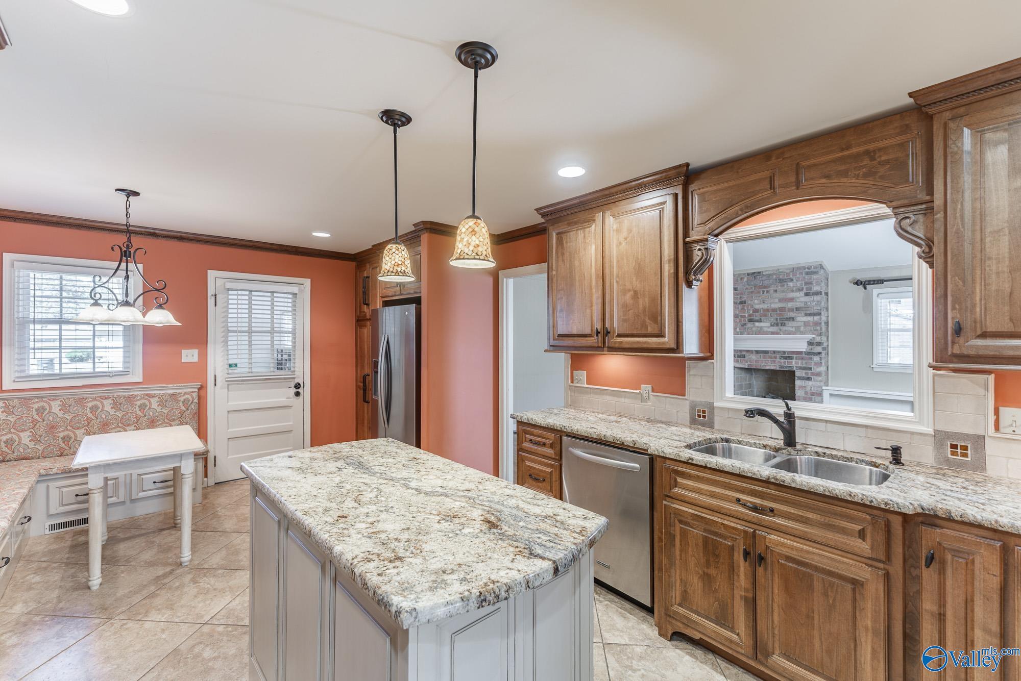 407 Zandale Drive, Huntsville, Alabama image 9