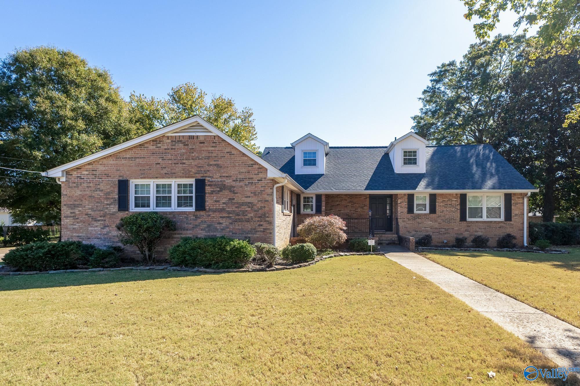 407 Zandale Drive, Huntsville, Alabama image 2