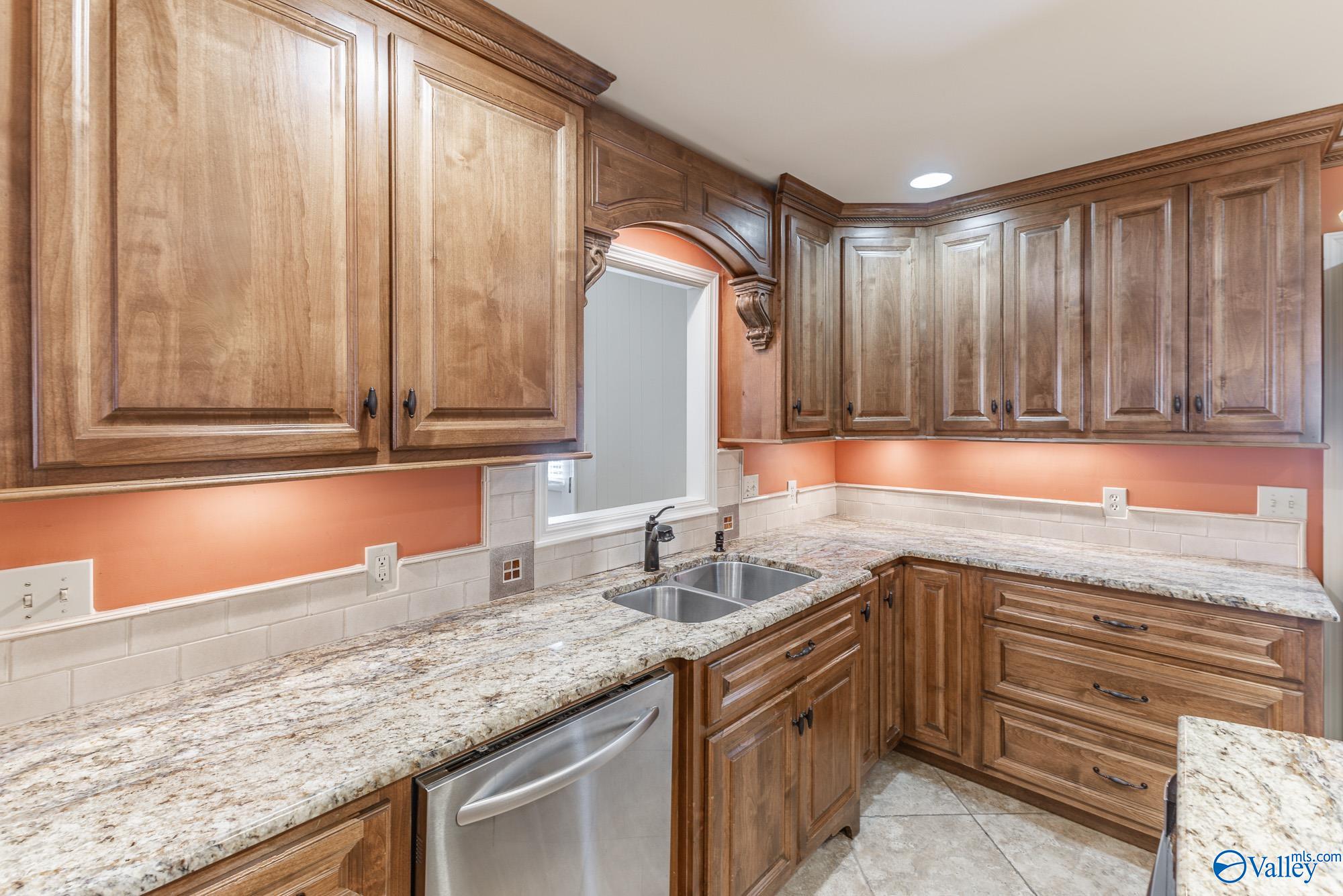 407 Zandale Drive, Huntsville, Alabama image 10