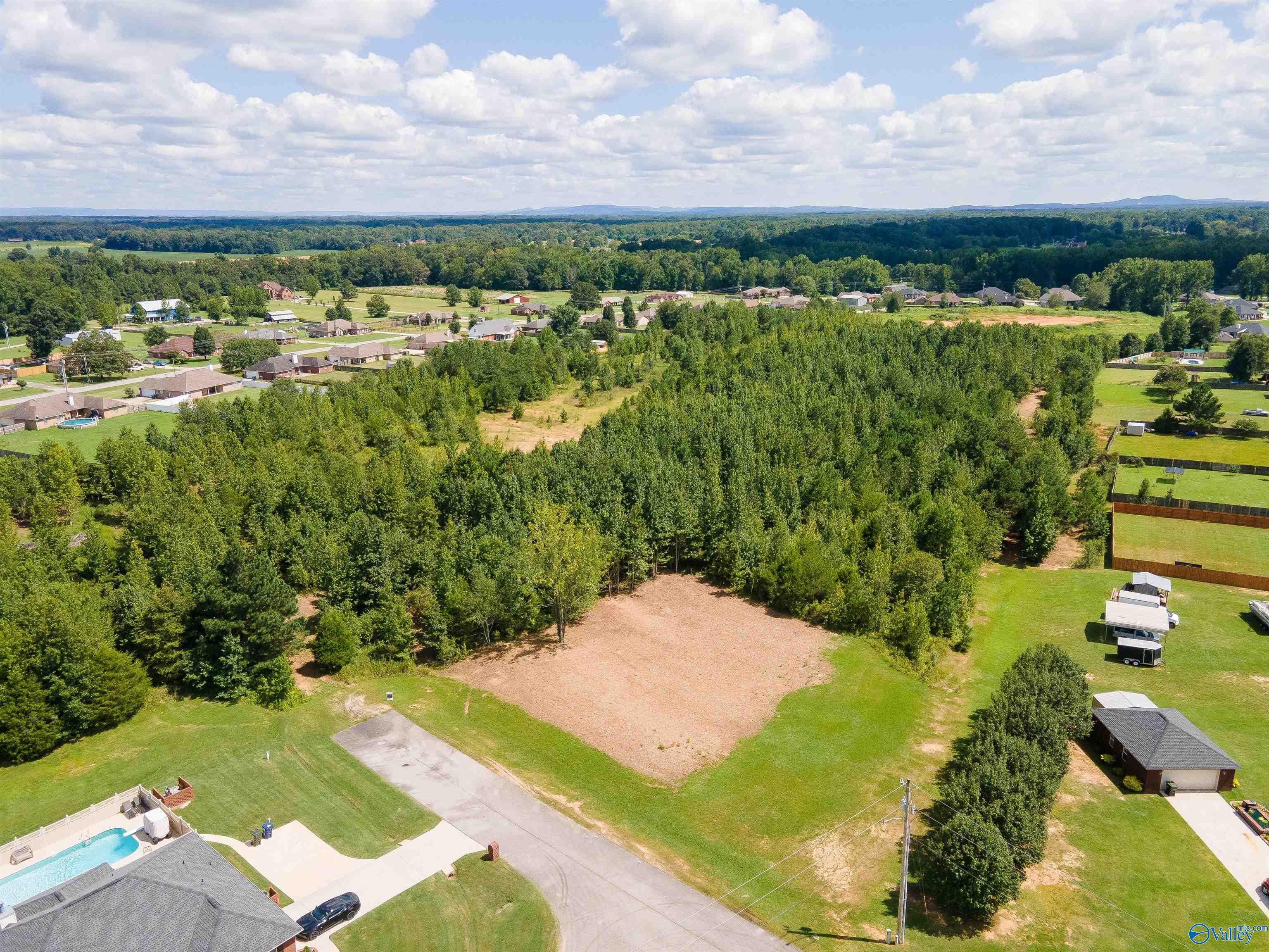 12.88 Acres Edgebrook Drive, Ardmore, Alabama image 2