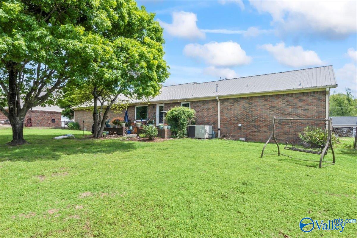 103 Meadowood Lane, Albertville, Alabama image 9