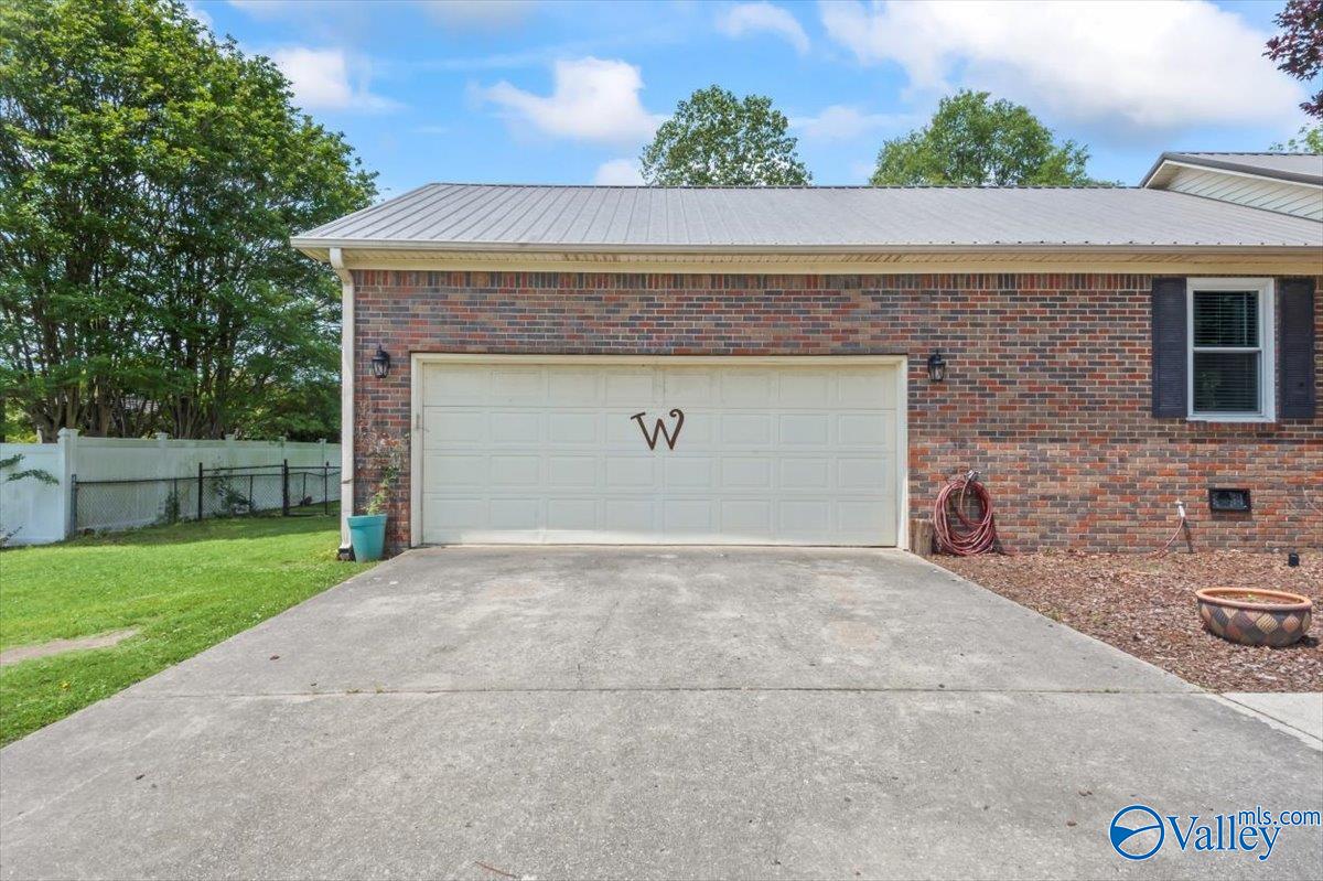 103 Meadowood Lane, Albertville, Alabama image 5