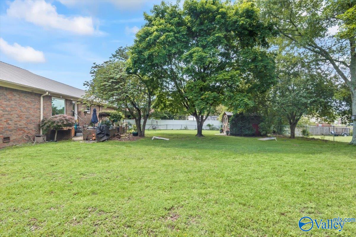 103 Meadowood Lane, Albertville, Alabama image 8