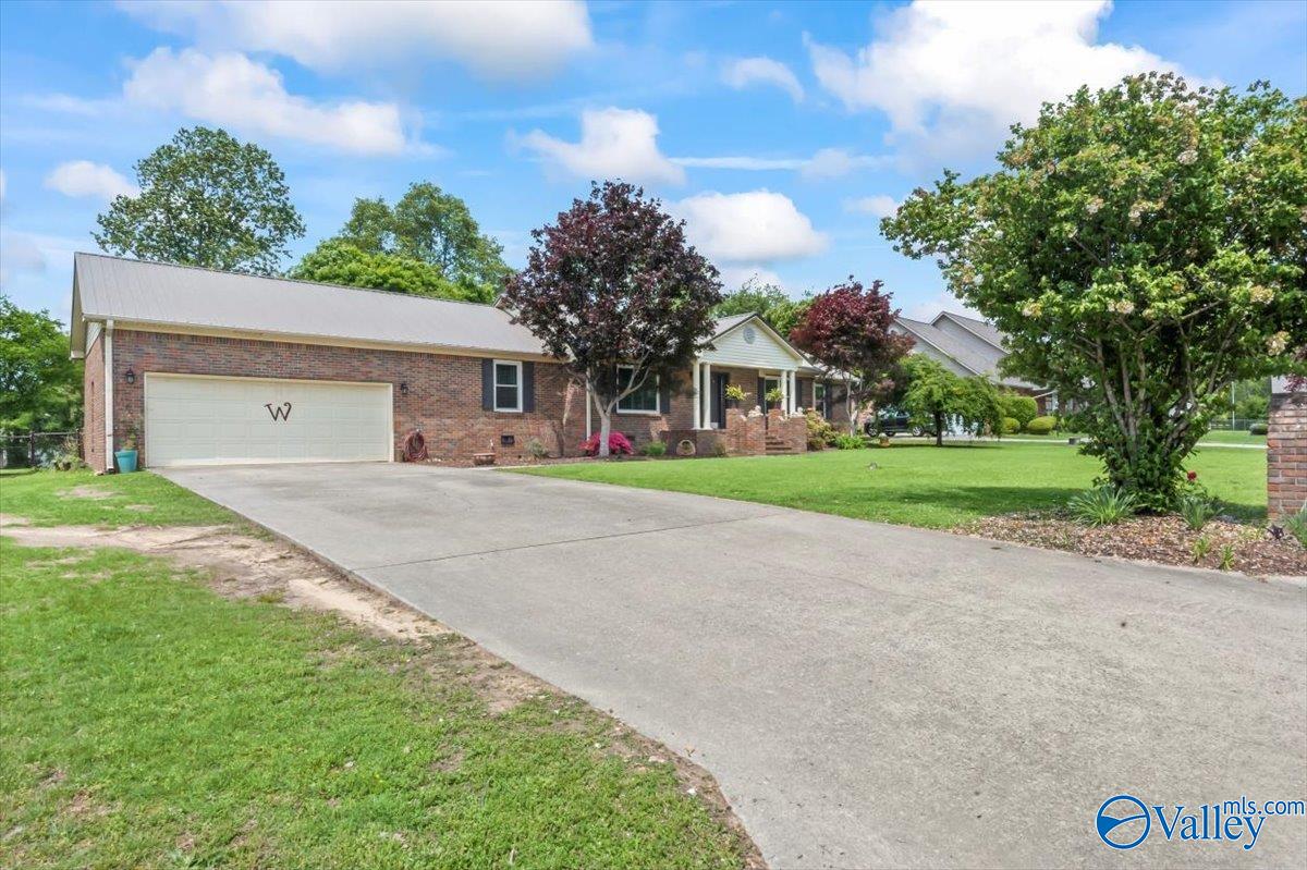 103 Meadowood Lane, Albertville, Alabama image 4