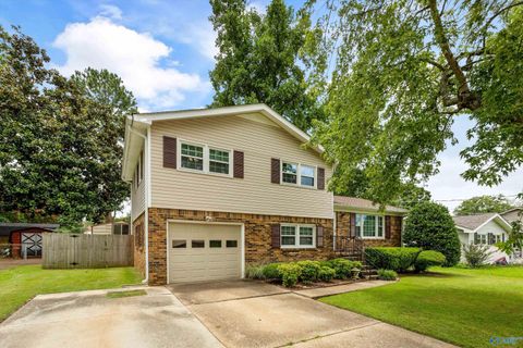 Homes For Sale - 11306 Chicamauga Trail<br/> Huntsville, AL 35803