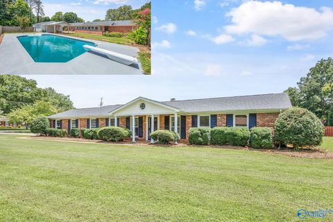 Homes For Sale - 200 Colonial Drive<br/> Meridianville, AL 35759