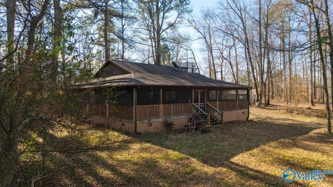 Homes For Sale - 2073 County Road 213<br/> Florence, AL 35633