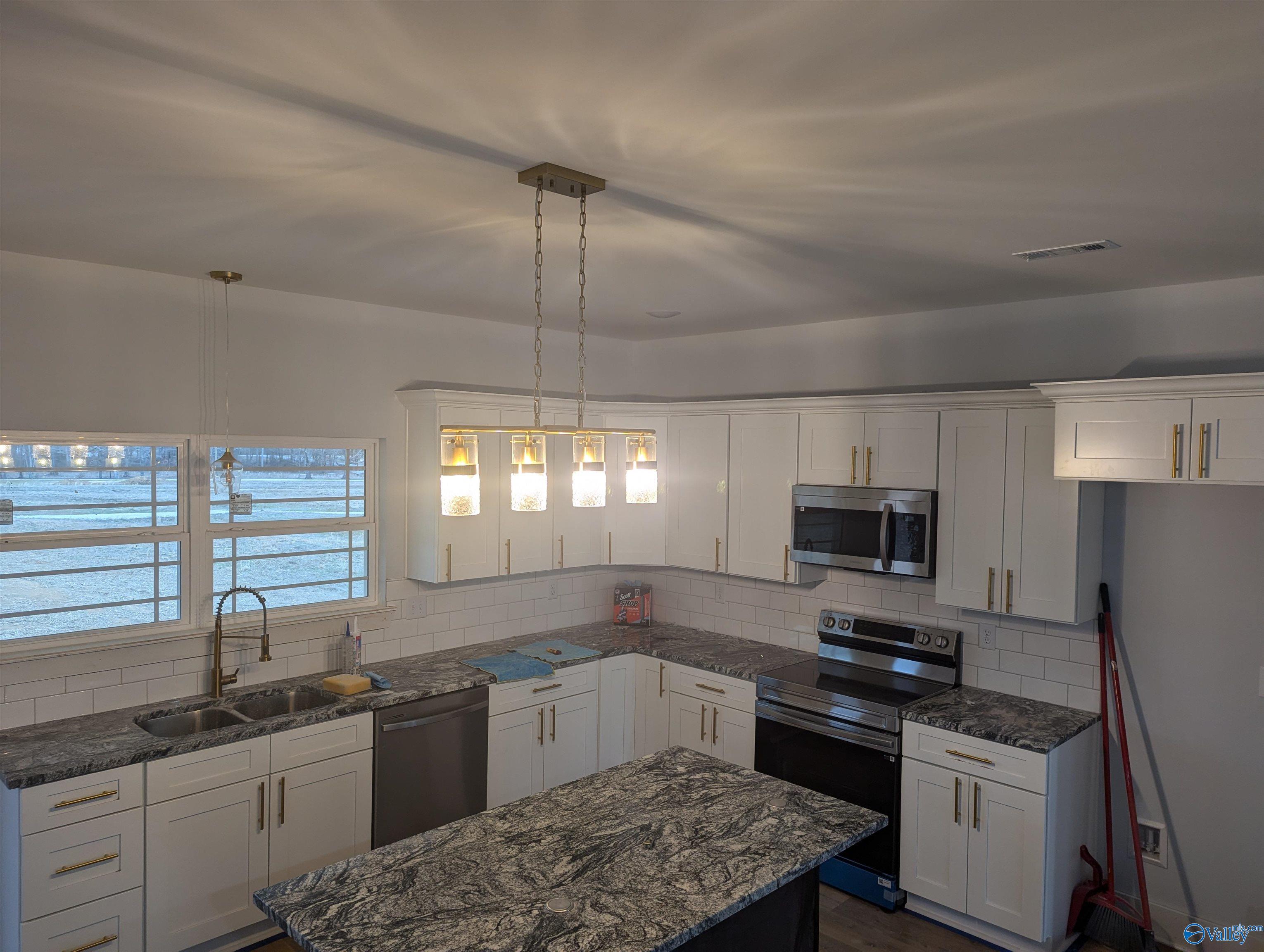 2878 Butler Road, New Market, Alabama image 5