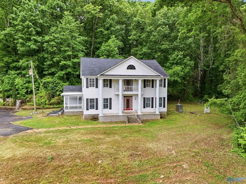Homes For Sale - 480 Mountain Oak Trail<br/> Somerville, AL 35670