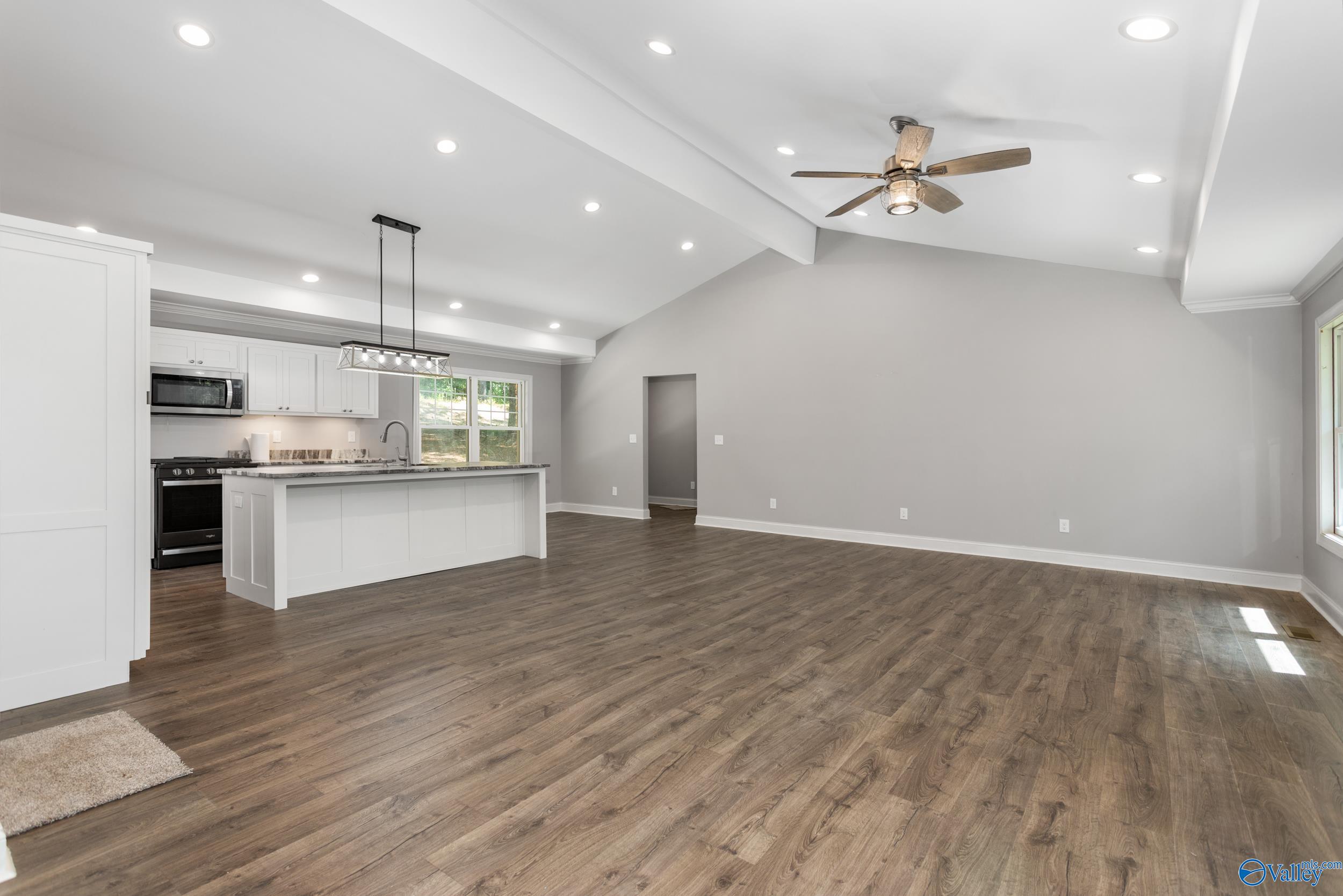 2810 Mountain View Drive