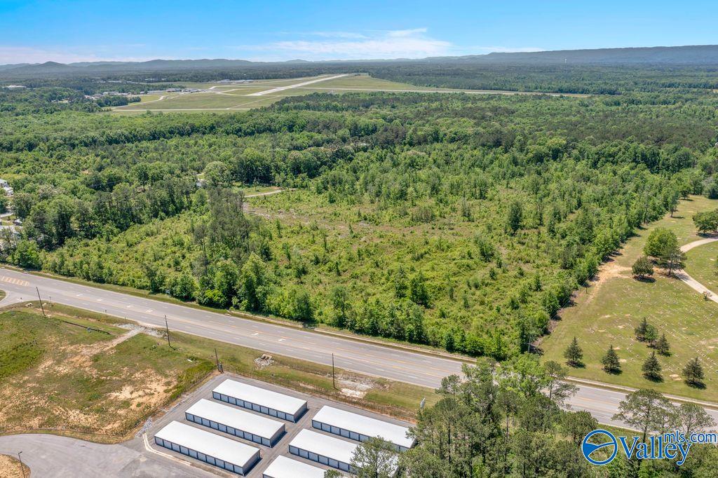 31 ACRES +/- Highway 77