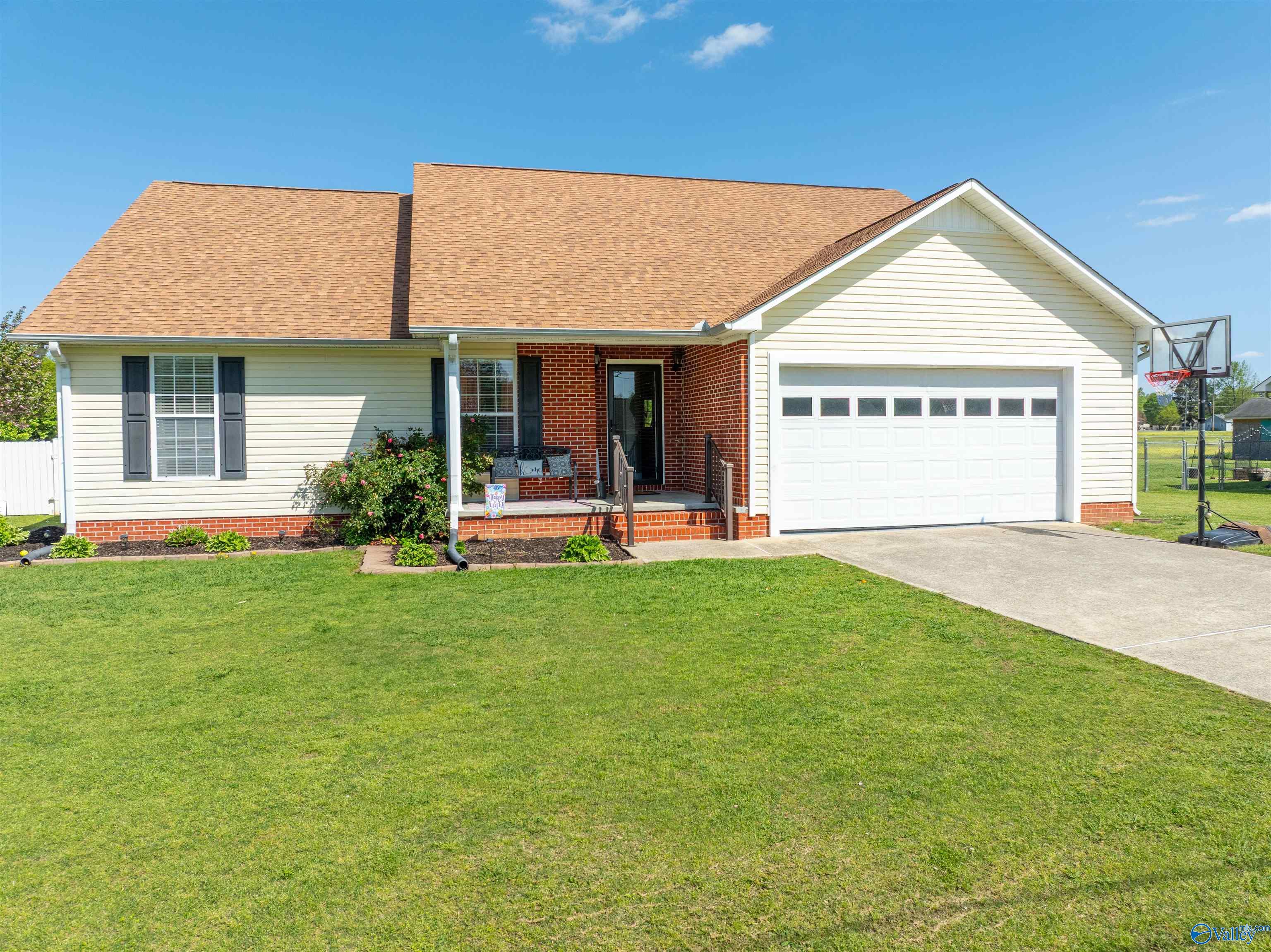 1045 Cove Road, Southside, Alabama image 1