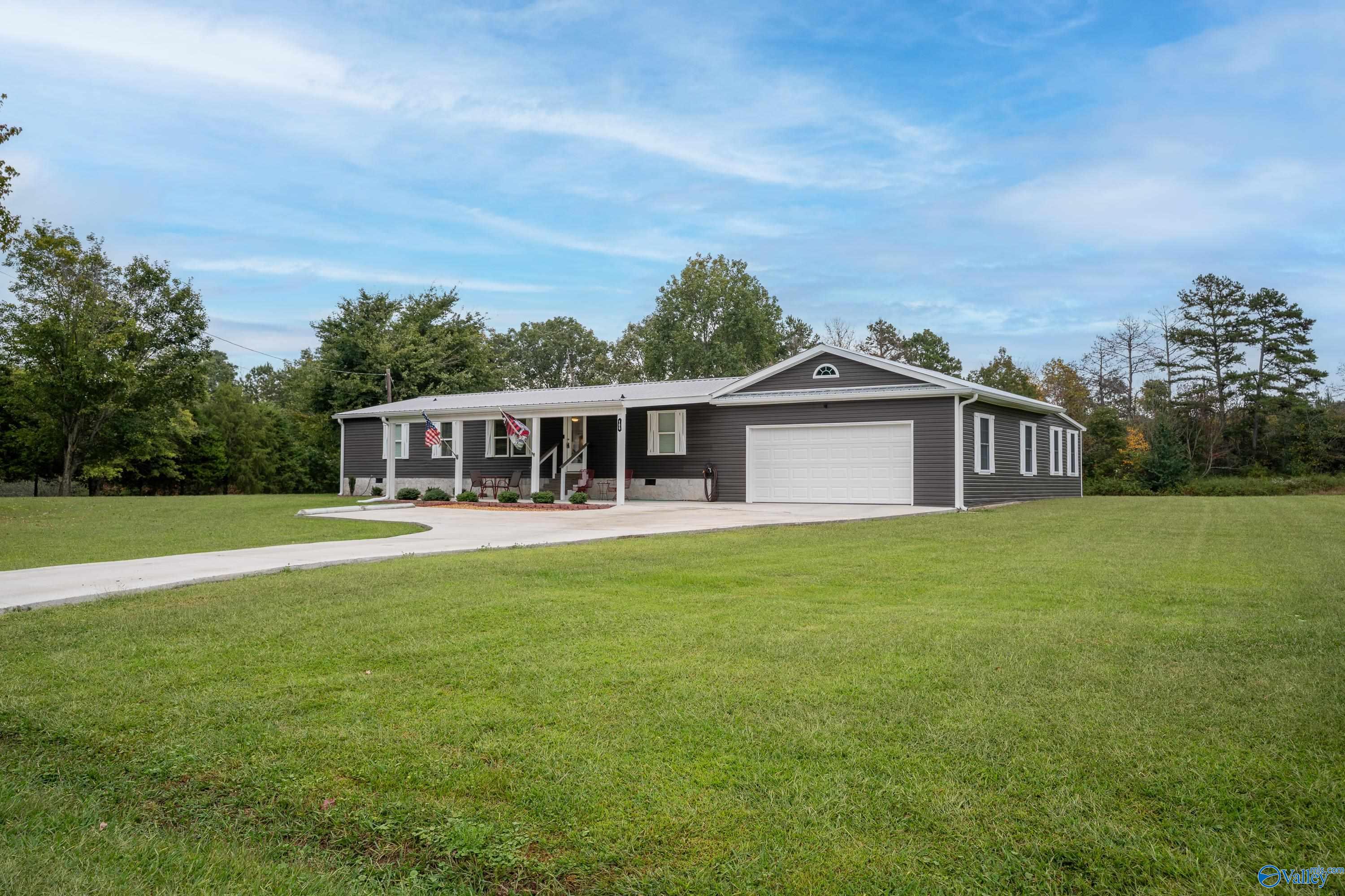 Flat Rock, Alabama 35966, United States, 3 Bedrooms Bedrooms, ,2 BathroomsBathrooms,Residential,Contingent,216630