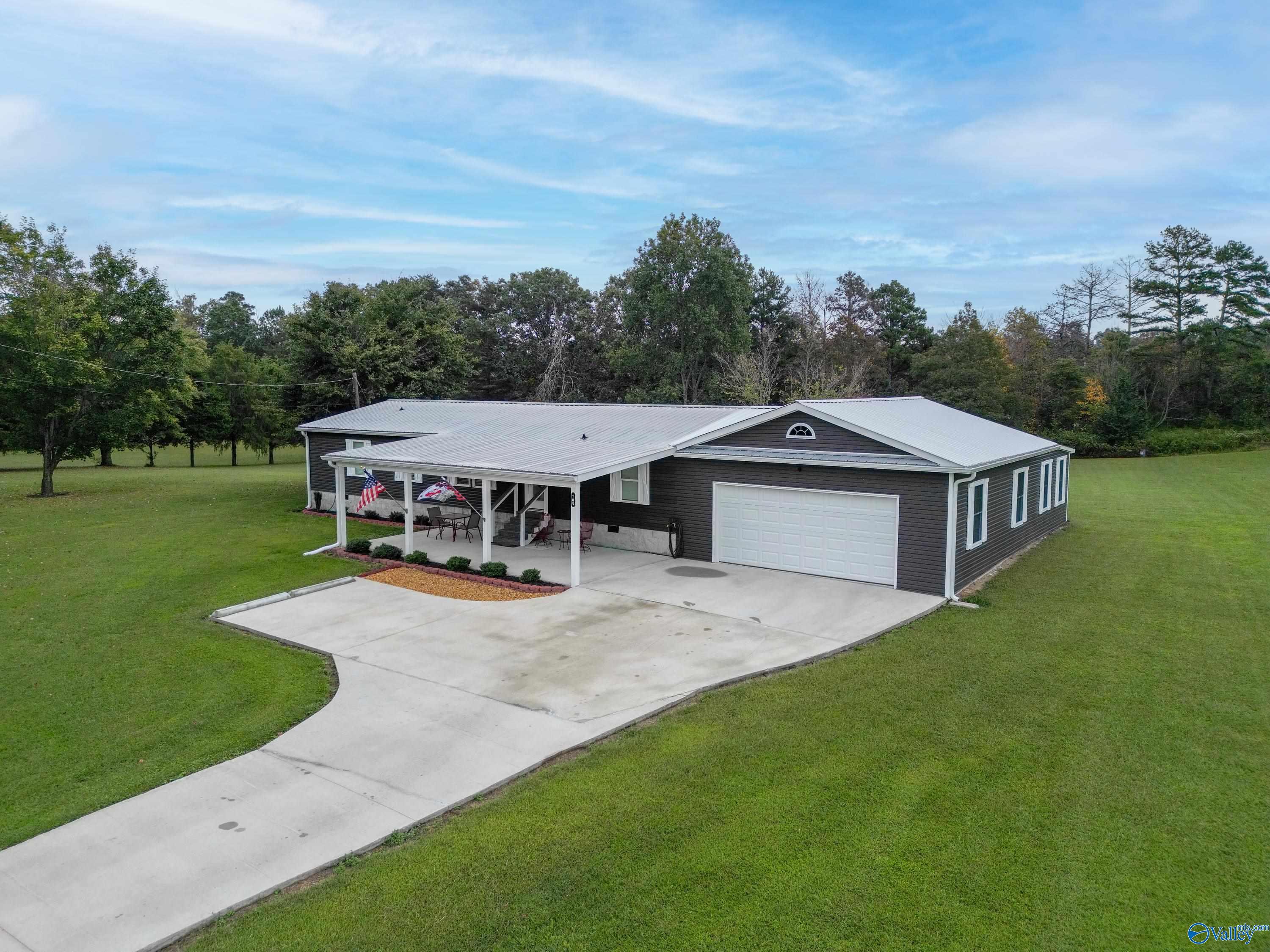 Flat Rock, Alabama 35966, United States, 3 Bedrooms Bedrooms, ,2 BathroomsBathrooms,Residential,Contingent,216630