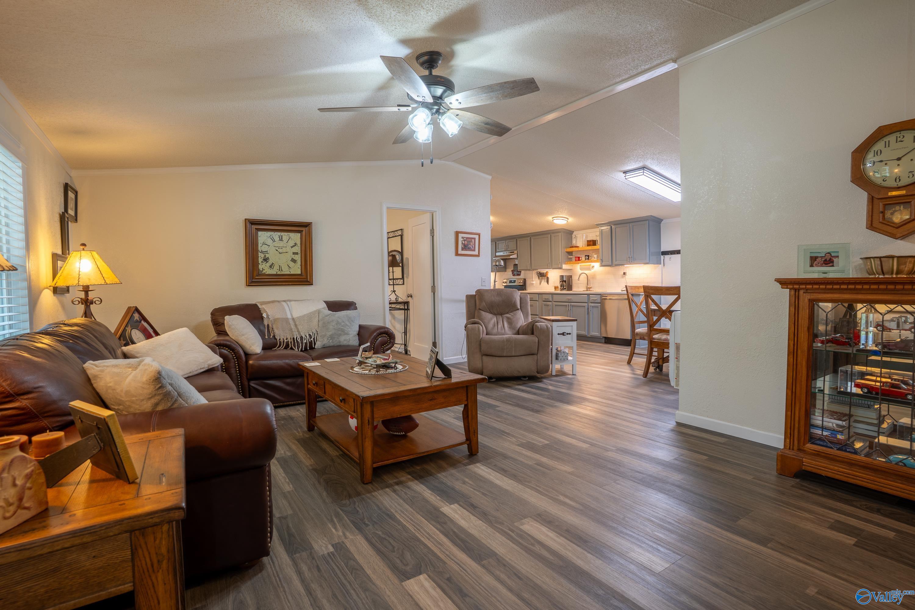 Flat Rock, Alabama 35966, United States, 3 Bedrooms Bedrooms, ,2 BathroomsBathrooms,Residential,Contingent,216630