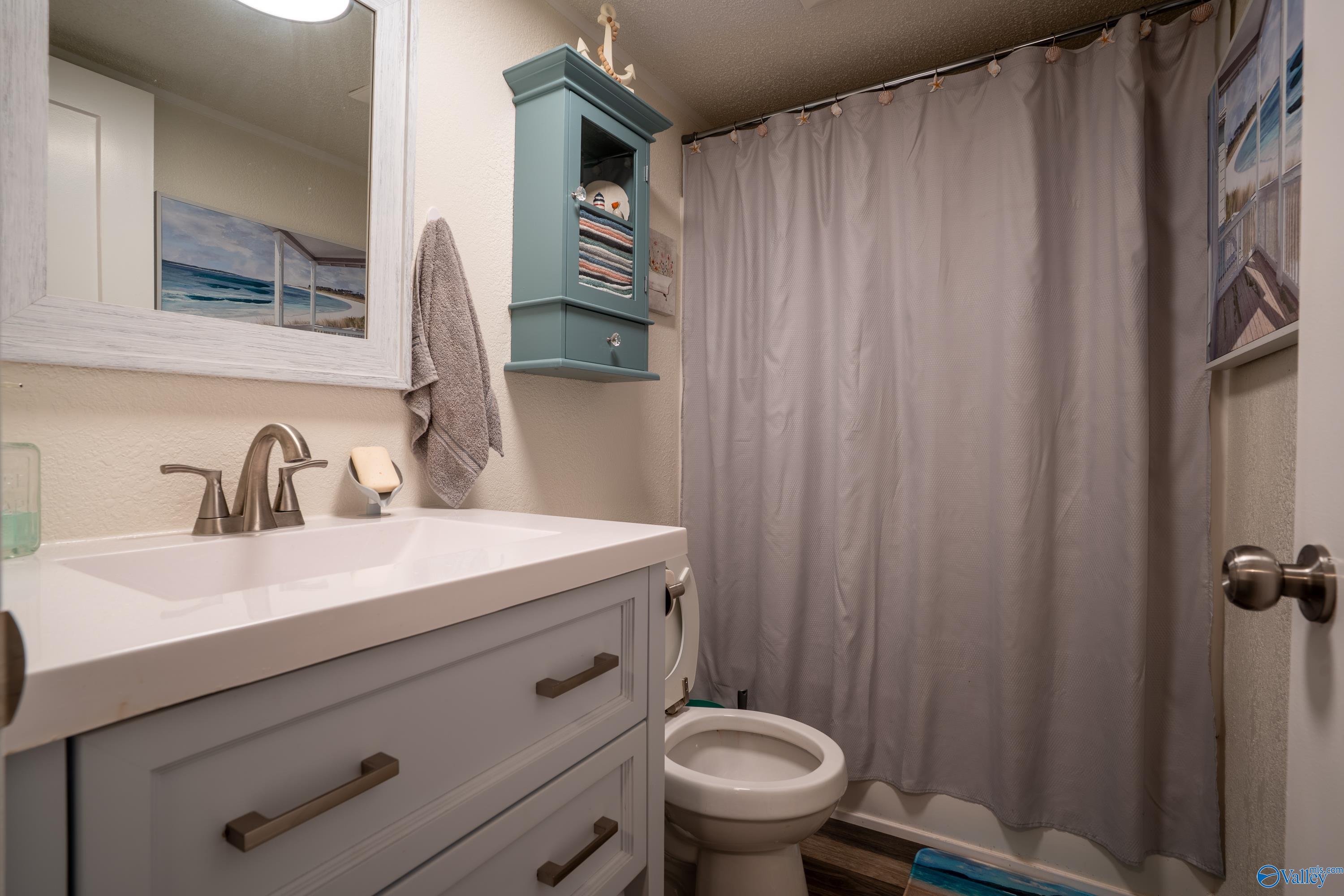 Flat Rock, Alabama 35966, United States, 3 Bedrooms Bedrooms, ,2 BathroomsBathrooms,Residential,Contingent,216630