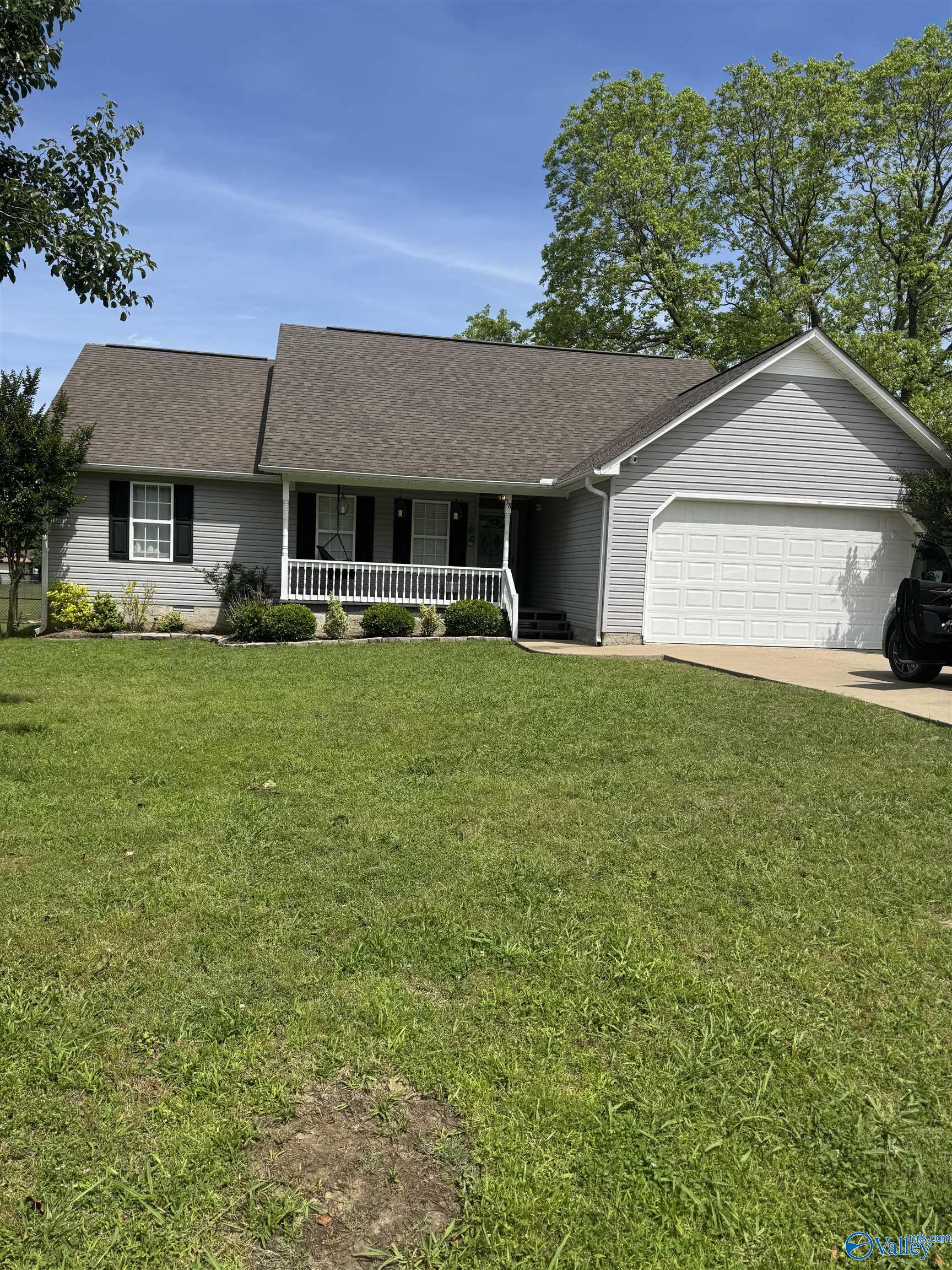 38 Land Circle, Albertville, Alabama image 1