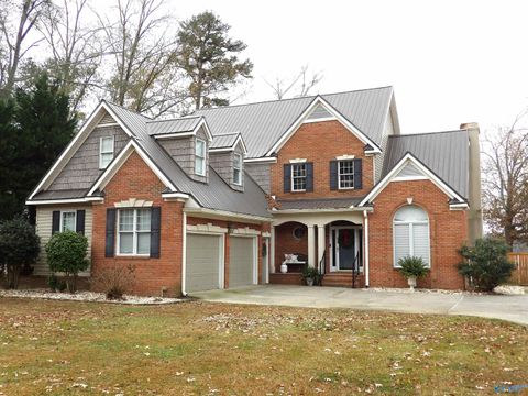 Photo of 390 Indian Lake Drive, Rainbow City, AL 35906 (MLS # 21905120)